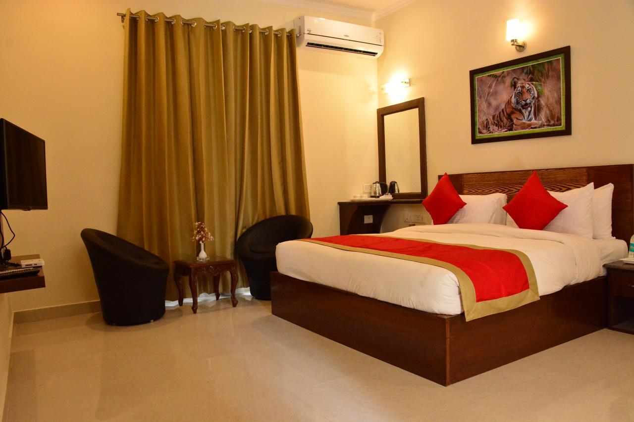 Clarissa Resort Ramnagar  Exterior photo