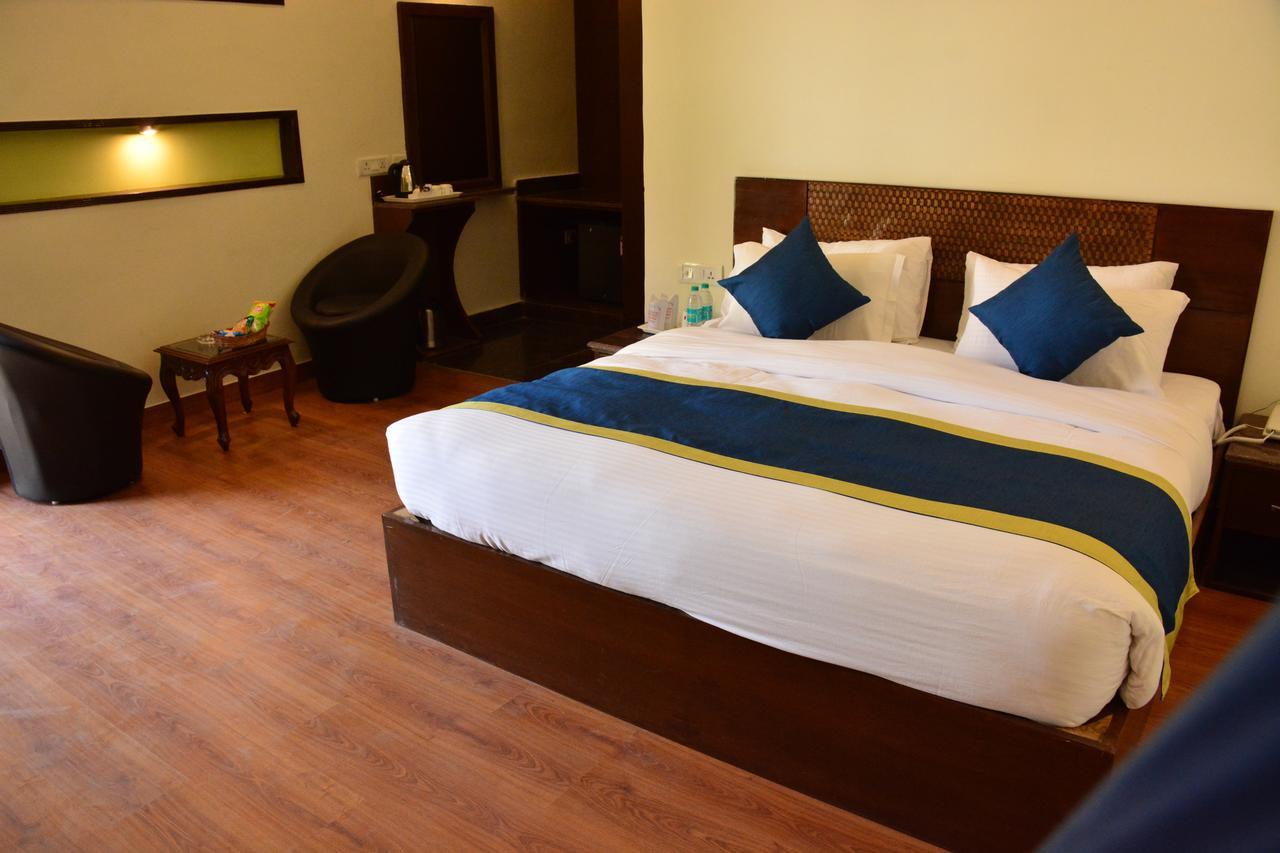 Clarissa Resort Ramnagar  Exterior photo