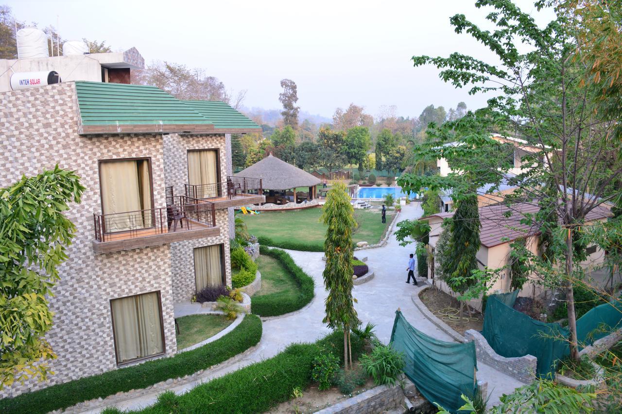 Clarissa Resort Ramnagar  Exterior photo
