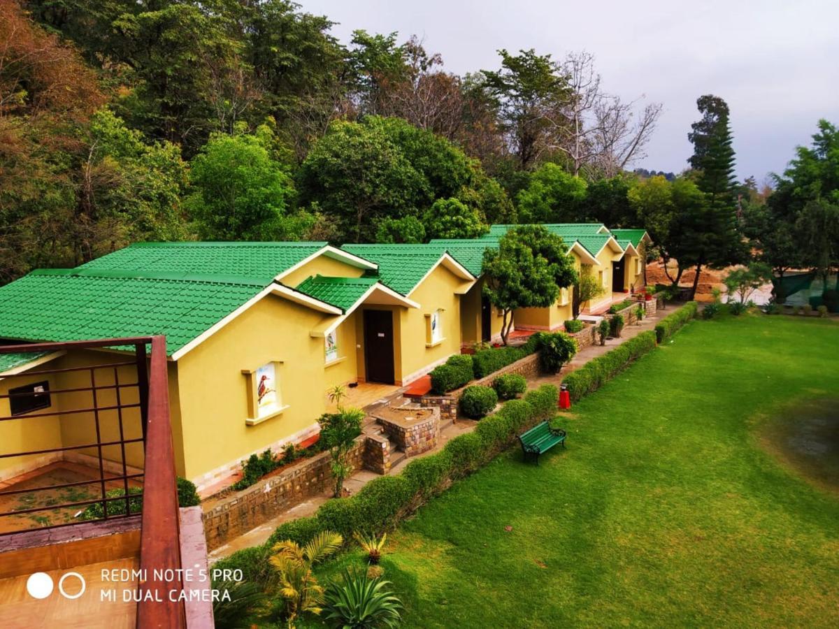 Clarissa Resort Ramnagar  Exterior photo